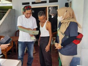 Kejar Target, BPN Tangsel Door to Door Bagikan Sertifikat Tanah