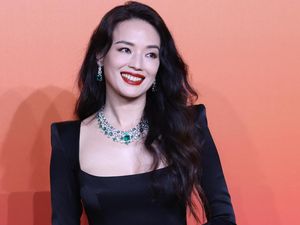 Jawaban Shu Qi Usai Diejek Tak Menarik Lagi Jawaban Shu Qi Usai Diejek Tak Menarik Lagi
