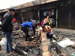 Puing dan Asa yang Tersisa di Pasar Lettu Bakri Sukabumi Puing dan Asa yang Tersisa di Pasar Lettu Bakri Sukabumi
