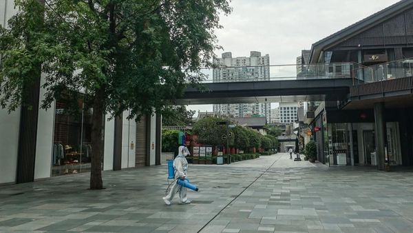 Suasana Kota di China yang Kembali Sepi Akibat COVID-19 Melonjak Lagi