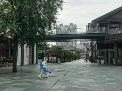 Suasana Kota di China yang Kembali Sepi Akibat COVID-19 Melonjak Lagi