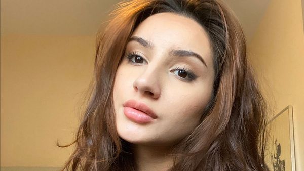 7 Potret Influencer Cantik yang Tewas Kecelakaan, Jatuh Saat Terjun Payung