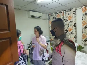 Terkunci di Dalam Toilet Selama 3 Hari, Wanita Ini Bertahan Hidup Minum Air Keran Terkunci di Dalam Toilet Selama 3 Hari, Wanita Ini Bertahan Hidup Minum Air Keran
