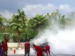 Mobil Terbakar di SPBU Tuban Kejutkan Warga yang Antre Jelang BBM Naik