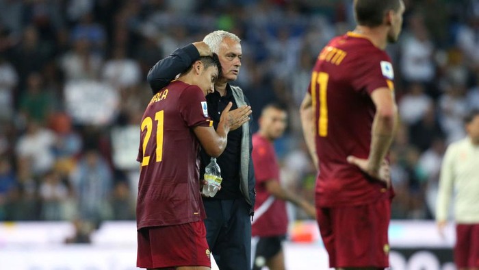 UDINE, ITALY - SEPTEMBER 04: Jose Mourinho head coach of AS Roma cheer up Paiulo Dybala after defeat ,during the Serie A match between Udinese Calcio and AS Roma at Dacia Arena on September 4, 2022 in Udine, . (Photo by MB Media/Getty Images)