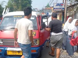 Ribut, Angkot yang Beroperasi Kena Sweeping Demonstran di Purwakarta