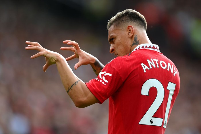 MANCHESTER, ENGLAND - SEPTEMBER 04: Antony of Manchester United celebrates after scoring their sides first goal during the Premier League match between Manchester United and Arsenal FC at Old Trafford on September 04, 2022 in Manchester, England. (Photo by Shaun Botterill/Getty Images)
