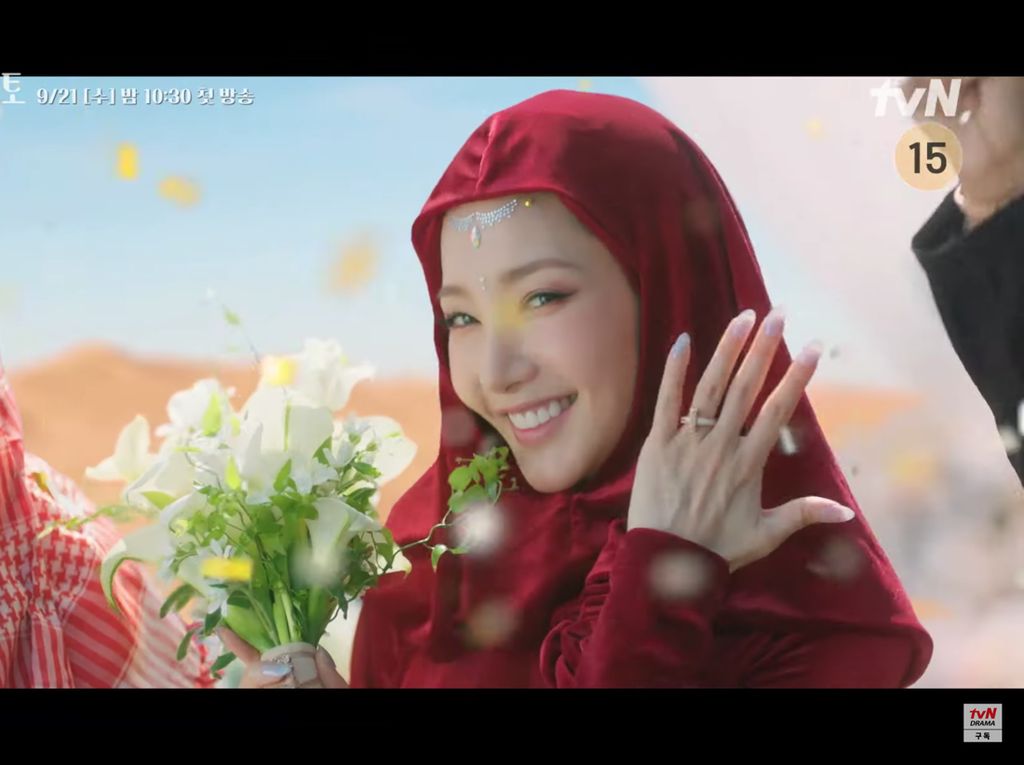 Foto: 7 Artis Korea Pakai Hijab, Terbaru Park Min Young di Love in Contract Foto: 7 Artis Korea Pakai Hijab, Terbaru Park Min Young di Love in Contract
