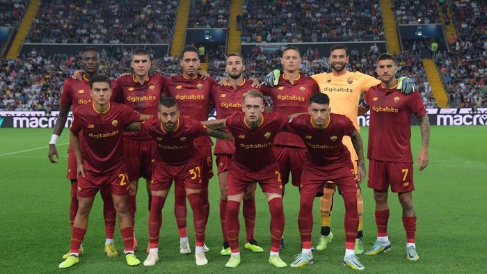 UDINE, ITALY - SEPTEMBER 04: Tammy Abraham of AS Roma injured during the Serie A match between Udinese Calcio and AS Roma at Dacia Arena on September 04, 2022 in Udine, Italy. (Photo by Emmanuele Ciancaglini/Getty Images)