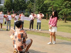 Mau Nembak Si Dia? Ini Rekomendasi Hadiah biar Dapat Yes