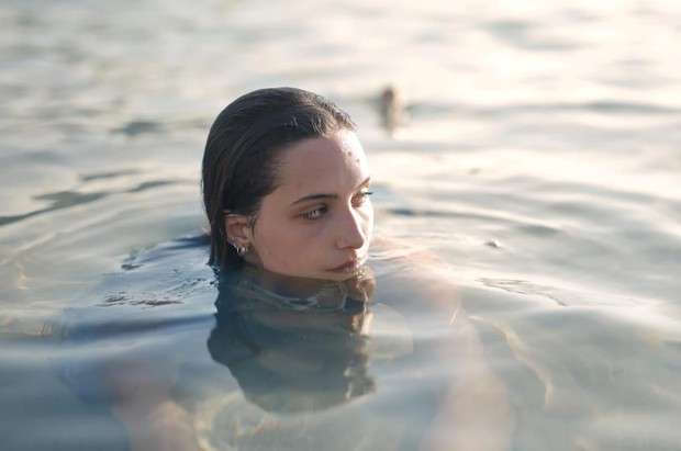 Berenang dengan Menggunakan Lensa Kontak