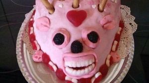 Bikin Ngakak! 15 Bentuk Ugly Cake yang Jadi Prank Viral di TikTok