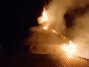 Kebakaran Hanguskan 1 Rumah di Bone, Masjid Ikut Terdampak