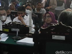 Hadiri Sidang Suap Ade Yasin, Kades Sibanteng: Bebaskan Bupati Kami