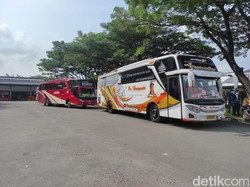 Jangan Asal Nyalip, Kenali Kode Lampu Sein dari Sopir Bus
