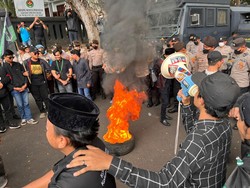 Analisa Drone Emprit Soal Reaksi Kenaikan Harga BBM