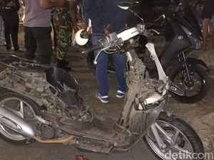 Massa di Depan Kampus UNM Pettarani Ricuh, Motor Dibakar-Dirusak