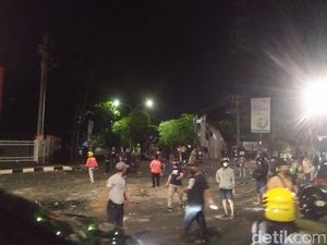 Ricuh Demo Tolak Kenaikan Harga BBM di Makassar, Hindari 2 Lokasi Ini Ricuh Demo Tolak Kenaikan Harga BBM di Makassar, Hindari 2 Lokasi Ini