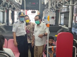 Waket DPRD Surabaya Puji Layanan Suroboyo Bus: Nyaman & Bayarnya Mudah