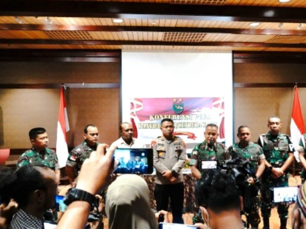 Mutilasi 4 Warga di Mimika, 6 Oknum TNI Dijerat Pasal Berlapis Mutilasi 4 Warga di Mimika, 6 Oknum TNI Dijerat Pasal Berlapis