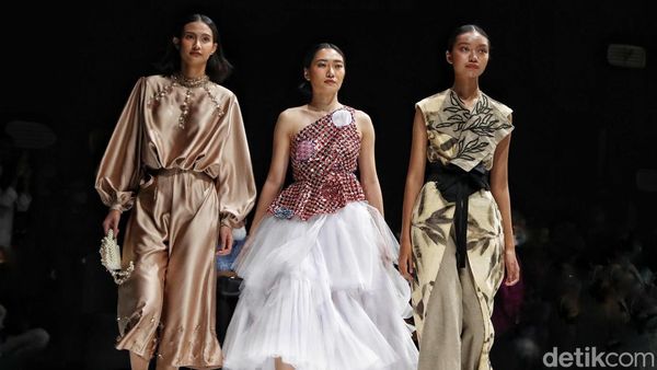 Cinta Produk Dalam Negeri, Lihat Kerennya Busana Lokal di JF3 Fashion Festival