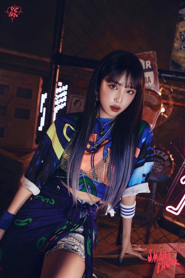 Foto konsep untuk comeback Smartphone / Foto : twitter.com/YENA_OFFICIAL Foto konsep untuk comeback Smartphone / Foto : twitter.com/YENA_OFFICIAL