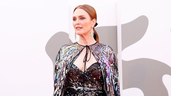 Adu Gaya Artis Bergaun Transparan di Venice Film Festival, Seksi Tapi Elegan