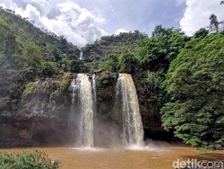 Mitos Bongkahan Batu Penanda Tsunami di Curug Sodong Sukabumi