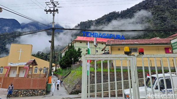 Indahnya Tembagapura, Negeri di Atas Awan yang Mirip Permukiman di Drakor
