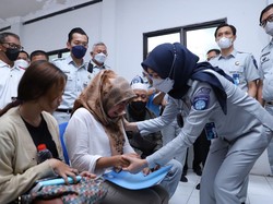 Keluarga Korban Kecelakaan Truk di Bekasi Terima Santunan dari Jasa Marga