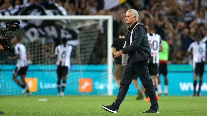 UDINE, ITALY - SEPTEMBER 04: Jose Mourinho head coach of AS Roma leaves the field ,during the Serie A match between Udinese Calcio and AS Roma at Dacia Arena on September 4, 2022 in Udine, . (Photo by MB Media/Getty Images)