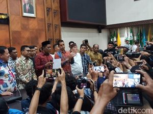 Didemo Mahasiswa, DPR Aceh Desak Pemerintah Segera Turunkan Harga BBM