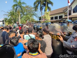 Demo Tolak Kenaikan BBM di Ciamis Sempat Panas!