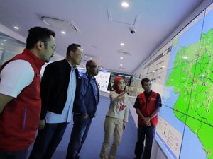 Momen Dirut Pertamina Pantau Stok BBM di Command Center