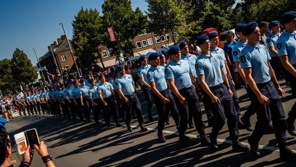 Ribuan Peserta Ramaikan Pawai Lintas Udara yang Digelar di Belanda