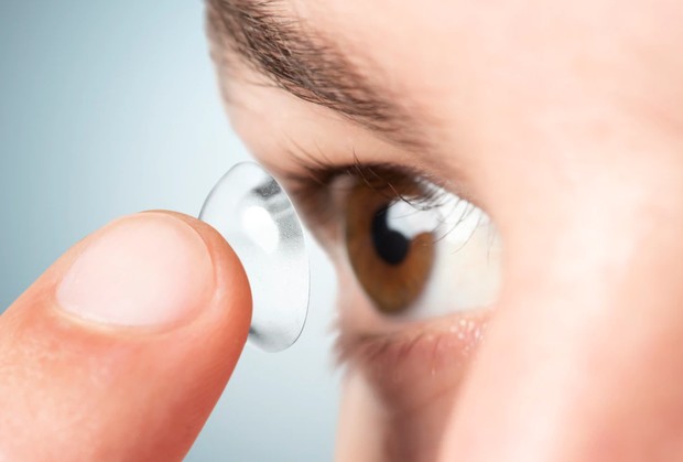 Pemakaian Lensa Kontak terlalu Lama