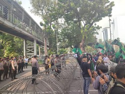 Demo Tolak Kenaikan BBM, Massa Mulai Berkumpul di Kawasan Patung Kuda