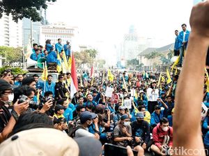 Demo BEM SI soal Harga BBM