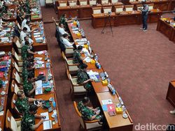 Isu Mengejutkan dari Senayan soal Retaknya Jenderal Andika-Dudung Abdurachman