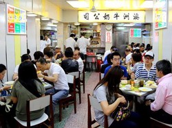 Pelanggan Sedih Banget! Kedai Berusia 30 Tahun Harus Tutup Selamanya