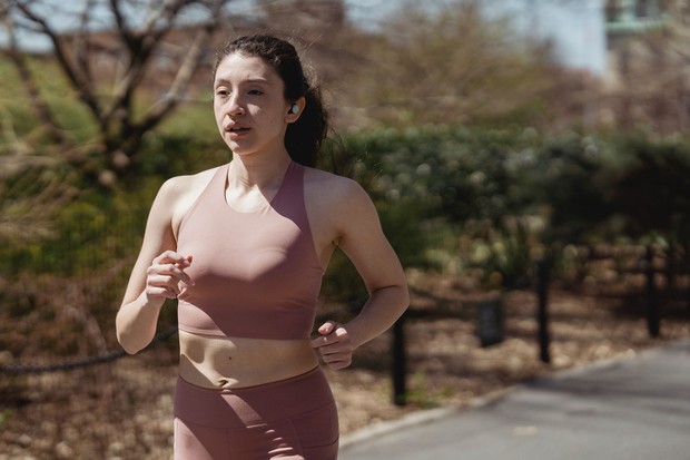 Slow Running. Photo: pexels/Miriam Alonso
