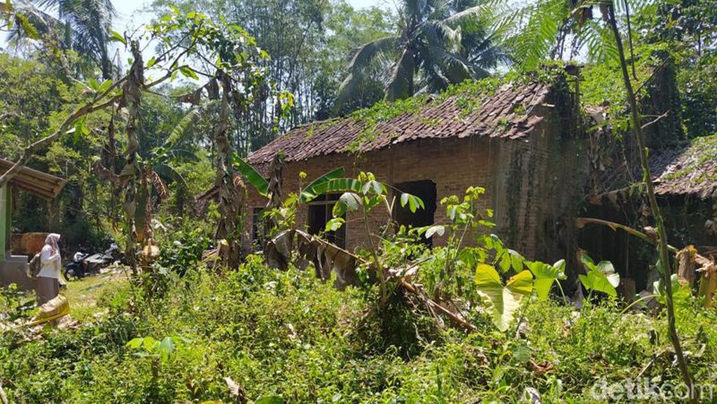 Sepi Nyenyat! Begini Suasana Dusun Mati Puntingan di Magelang Sepi Nyenyat! Begini Suasana Dusun Mati Puntingan di Magelang