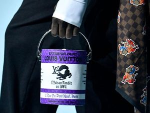Louis Vuitton Rilis Tas Rp 41 Juta Mirip Kaleng Cat, Jadi Cemoohan Netizen Louis Vuitton Rilis Tas Rp 41 Juta Mirip Kaleng Cat, Jadi Cemoohan Netizen