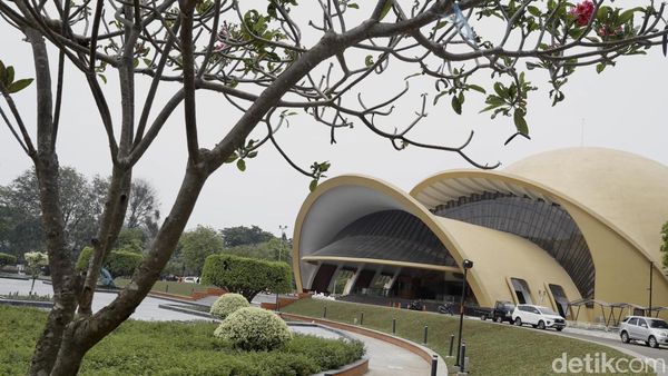 Before and After TMII Bikin Pangling Habis!