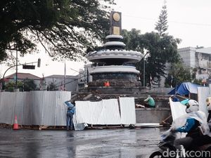 Angin Puting Beliung Melintas saat Mahasiswa Sukabumi Demo