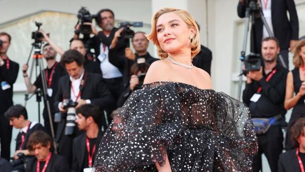 VENICE, ITALY - SEPTEMBER 05: Florence Pugh attends the 