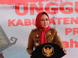 Bupati Tulang Bawang Beri Bantuan 3 Ambulance-11 Motor ke Gedung Aji