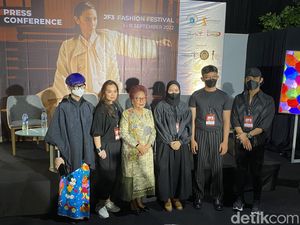 Apresiasi Keelokan Tenun Nusantara di Jalinan Lungsi Pakan Persembahan CTI Apresiasi Keelokan Tenun Nusantara di Jalinan Lungsi Pakan Persembahan CTI