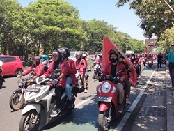 Mahasiswa Sidoarjo Bergabung dengan Buruh Tolak Kenaikan BBM