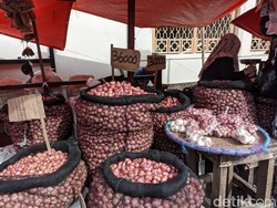 Pedagang Cabai hingga Bawang di Pasar Terong Makassar Mulai Naikkan Harga